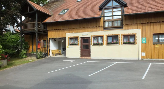 Appartements & Reitschule Fuchsenhof, Забронировать Апартаменты/квартира Нойнбург-форм-Вальд 