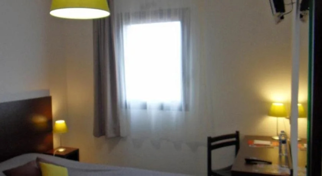 Temis hôtel Besançon, Забронировать Отель Безансон Ду