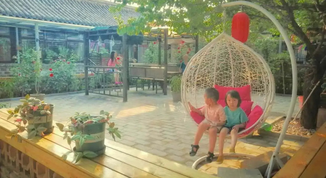 Номер Standard Beijing Badaling Great Wall Caos Courtyard guesthousel 1Private english tour guide 2Pick up&Drof off &landmark visiting serivice3Very near to Badaling Great Wall4Offer free beijing travel guide5Traditonal Chinese courtyard