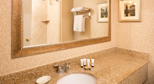 Четырёхместный номер Standard Red Lion Hotel Canyon Springs