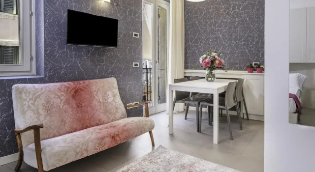 Beautiful Studio Flat With Balcony in Front of Arena, Забронировать Отель исторический центр Верона, рядом с Castelvecchio Bridge