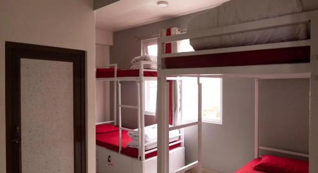 Кровать в общем номере (женский номер) Tag Along Backpackers