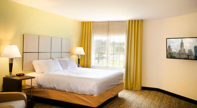 Люкс Candlewood Suites - Lancaster West by IHG