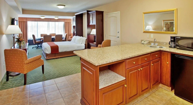 Holiday Inn Express Hotel & Suites Cape Girardeau I-55 by IHG, Забронировать Отель Кейп-Жирардо Миссури