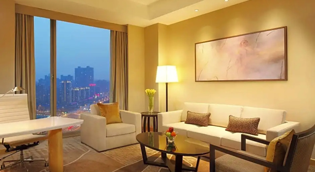 Двухместный люкс Ambassador DoubleTree by Hilton Hangzhou East