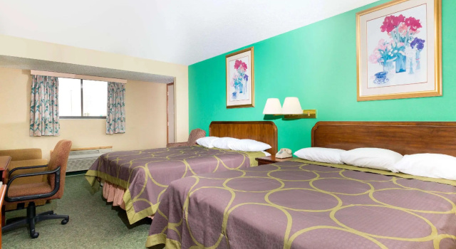 Четырёхместный номер Standard Super 8 by Wyndham Vandalia/Dayton International Airport
