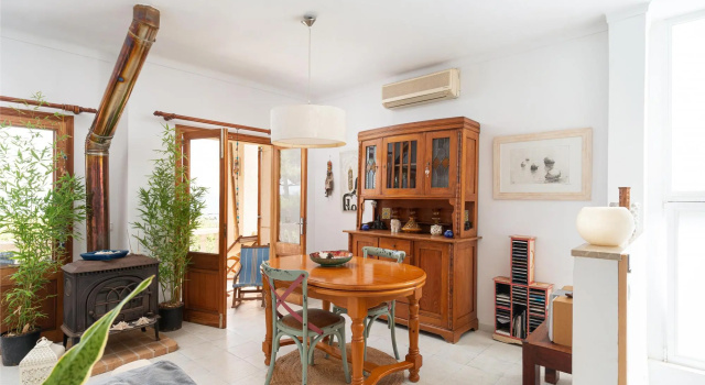 LA CASA DEL FAR - Wonderful semi-detached house facing the sea in Alcanada. Free WiFi., Забронировать Отель Алькудия Майорка