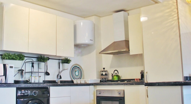 Апартаменты Comfort c 1 комнатой с балконом и с видом на сад Foch Apartment