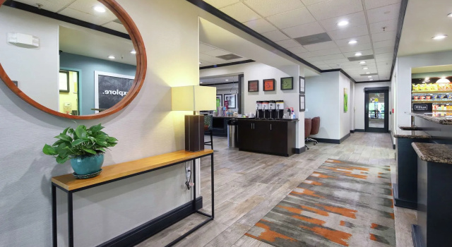 Hampton Inn Sierra Vista, Забронировать Отель Сьерра-Виста штат Аризона