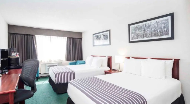 Четырёхместный номер Standard Sandman Inn Smithers