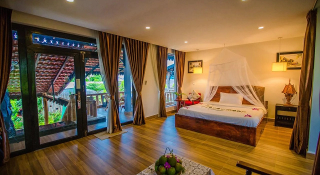Moloppor Villa, Забронировать Вилла Отели Battambang Province с парковкой, Парковка
