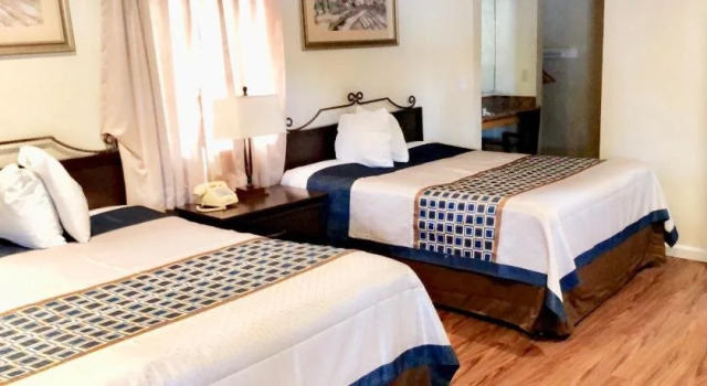 Casa Verde Inn, Rezervovat Hotel Monterey 