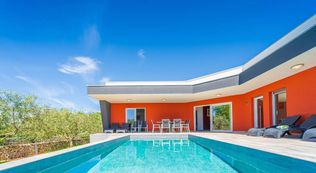 Modern and luxury villa designed for ultimate relaxation, Забронировать Вилла Отели Крницкий Порат 3 звезды, 3*