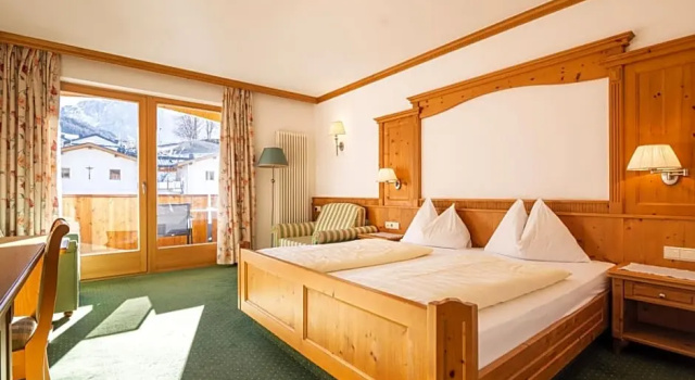 Двухместный номер Superior с балконом Hotel Sonnenhof