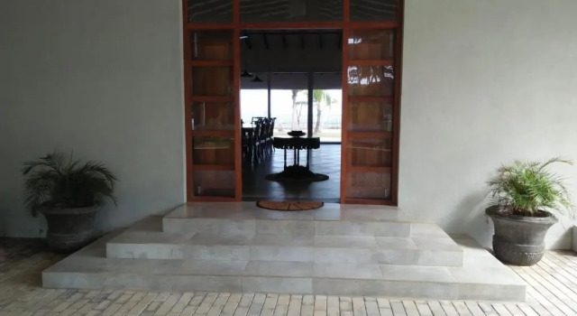 Arhimser Villa-superb 4 bedrooms beachfront bb for 8 plus 2 extra beds in Ranna, Tangalle, airport shuttle, BBQ, meals, fully serviced, Забронировать Отель Ранна Хамбантота