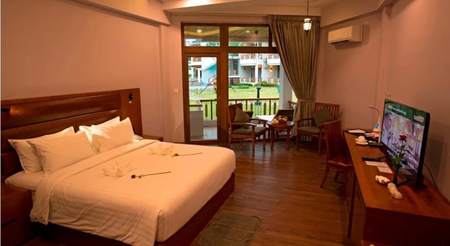 Azura Beach Resort, Rezervasyon Tatil Köyü Chaungtha Myanmar