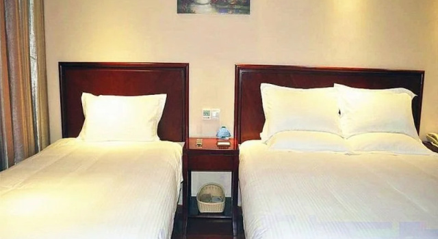 GreenTree Inn BeiJing Fengtai District WanFeng Road QiLiZhuang Metro Station Express Hotel