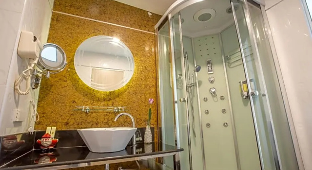 Номер Deluxe Saint Tropez Beach Hotel