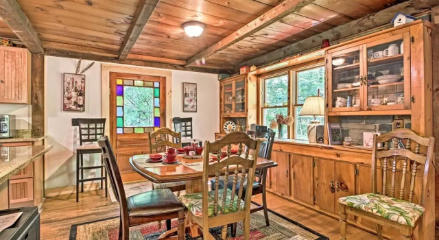 Rustic Bradford Cottage - 14 Miles to Sunapee Mtn, Забронировать Дом для отпуска Хенникер 