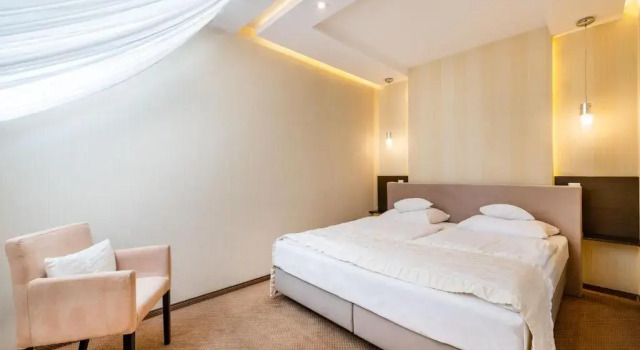 Hotel Białowieski Conference, Wellness & SPA, Varaa Hotelli Podlaskie hotellit, joissa on uima-allas, Uima-allas