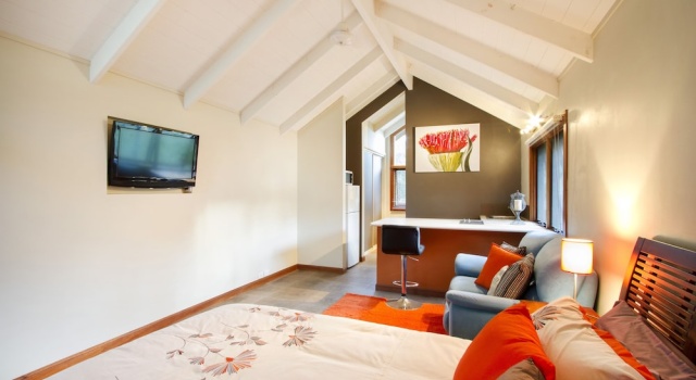 Airlie Beach Eco Cabins - Adults only
