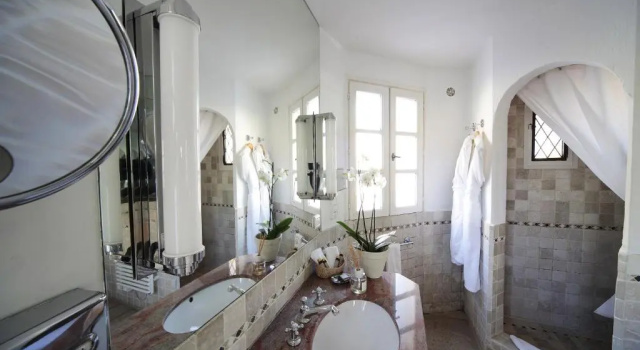 Полулюкс Hôtel & Restaurant Alain Llorca