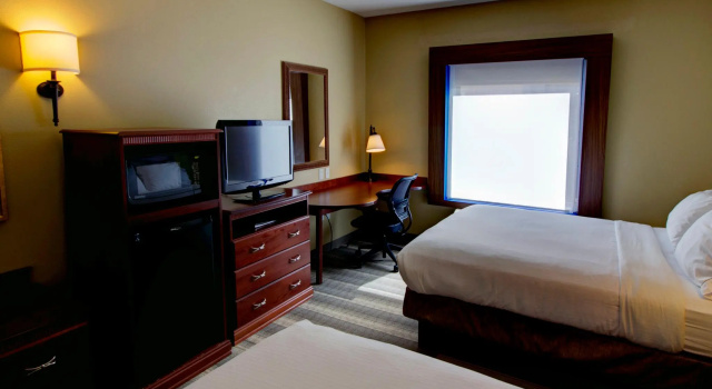 Четырёхместный номер Standard Holiday Inn Express & Suites Sioux City-South by IHG