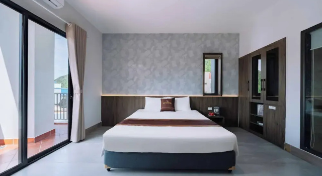 Двухместный номер Deluxe с балконом Viet Hoa Hotel & Residence Cat Ba- Rooftop Pool