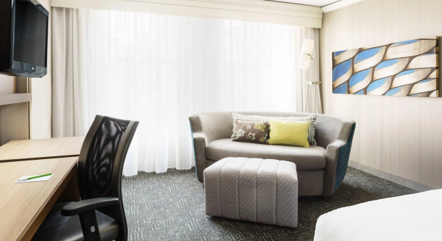 Двухместный номер Standard с видом на город Courtyard Chicago Downtown/Magnificent Mile