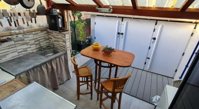 Charmante maison à 4min de plage du débarquement, Забронировать Отель Отели Сен-Тропе залива с парковкой, Парковка
