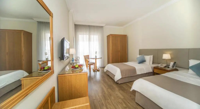 Двухместный номер Standard с балконом AlQasr Metropole Hotel