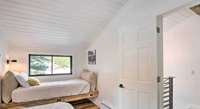 Коттедж Modern Riverfront Home: 6 Mi to Big Sky Town!