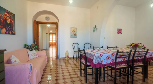 Коттедж с 2 комнатами с балконом Casa Arianna, Apartment a few Steps From the sea