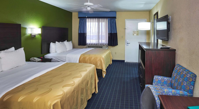 Четырёхместный номер Standard Quality Inn Parker