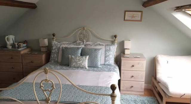 Chedgrave House, Book Hotel  