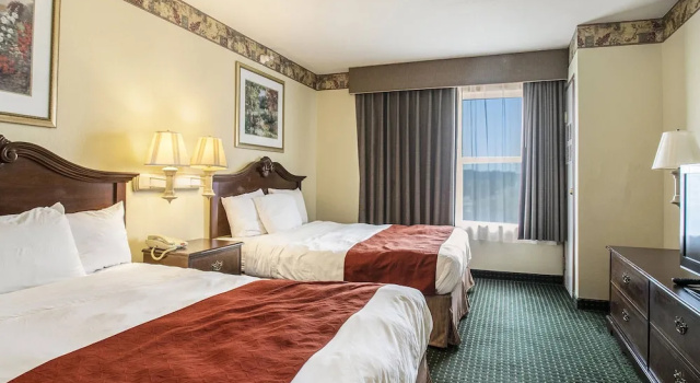 Четырёхместный номер Standard Country Inn & Suites by Radisson, Elkhart North