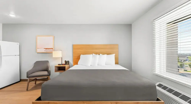 Люкс LivAway Suites Salt Lake City- West Jordan