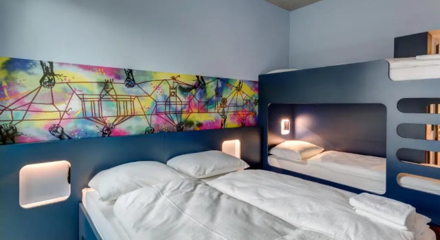 Четырёхместный номер Standard MEININGER Hotel Berlin East Side Gallery