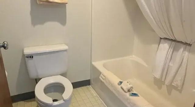 Номер Economy Clarion Hometown Inn