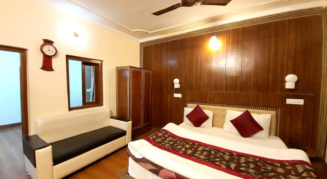 Номер Deluxe Goroomgo Moon Nainital