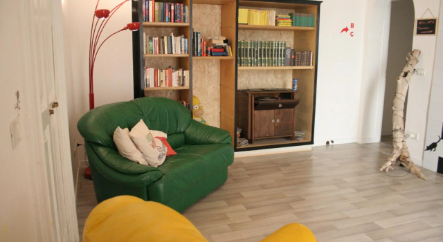 Кровать в общем номере (женский номер) Urban Oasis Hostel