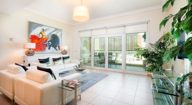 Maison Privee - Shoreline Al Nabat, Забронировать Апартаменты/квартира Отели Эмирата Дубая с парковкой, рядом с Al Ittihad Park Monorail Station, Парковка