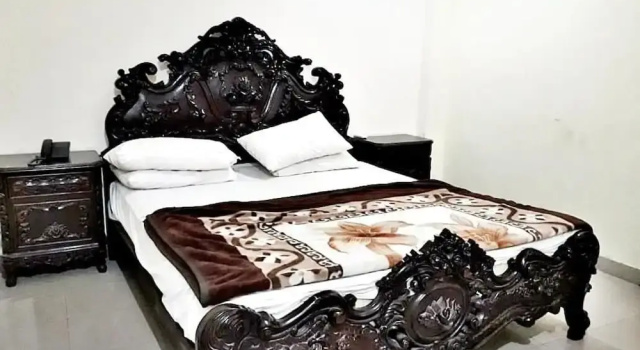 Fortville Hotel