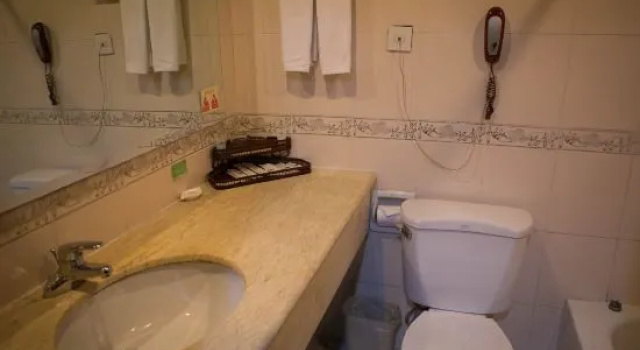 Ruihe Holiday Resort, Prenota Resort Hotel con piscina a Shaoxing, Piscina