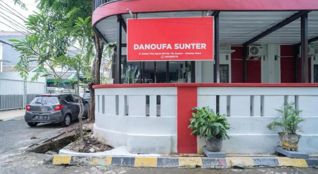 RedDoorz Plus near ITC Cempaka Mas 2, Đặt Khách sạn Cilandak Jakarta