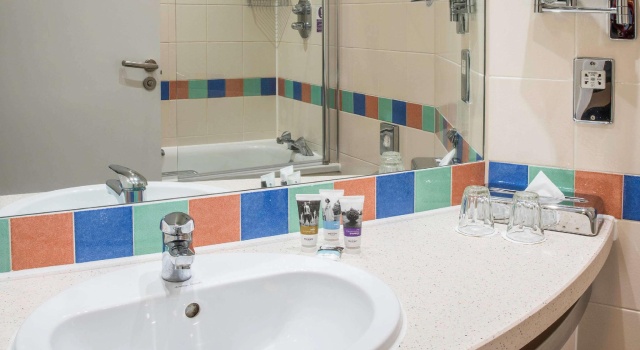 Двухместный номер Standard Mercure London Heathrow Hotel