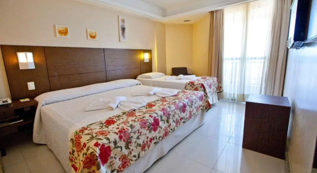 Трёхместный номер Superior с видом на море Aquarios Praia Hotel