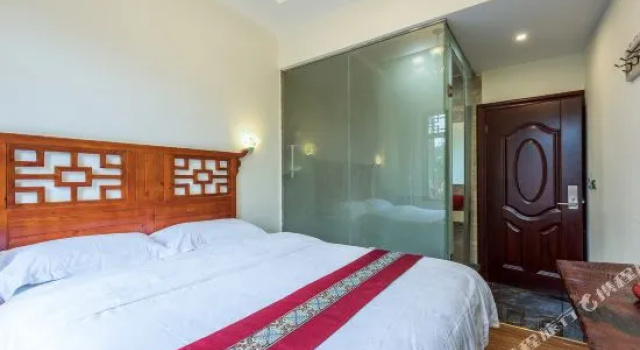 Bendi Renjia Theme Inn, Rezerwuj Hotel Hotele w Libo z Parkingiem, Parking