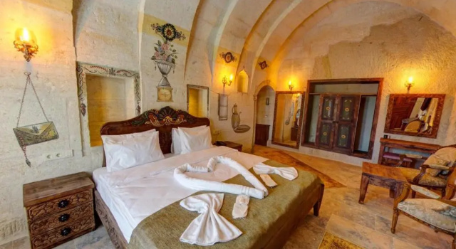 Двухместный люкс с видом на бассейн Capp Royal Cave HOTEL