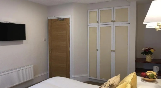 Номер Standard Tully's Hotel
